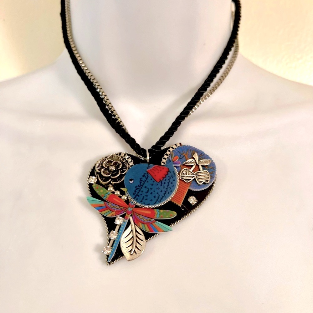 EMBELLISHED ACRYLIC HEART DESIGN PENDANT WITH BLACK ROPE/SILVER CHAIN
